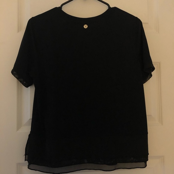 Lululemon black t-shirt - Picture 4 of 5